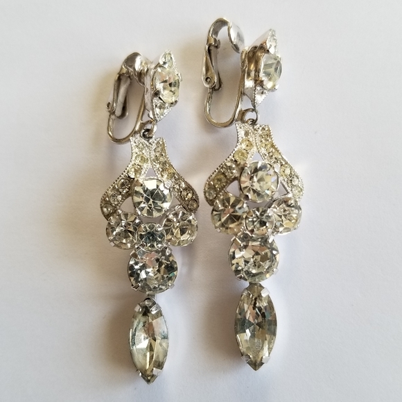 Vintage earrings sparkly clear rhinestones glam silver tone clip on bridal bride - Picture 9 of 9